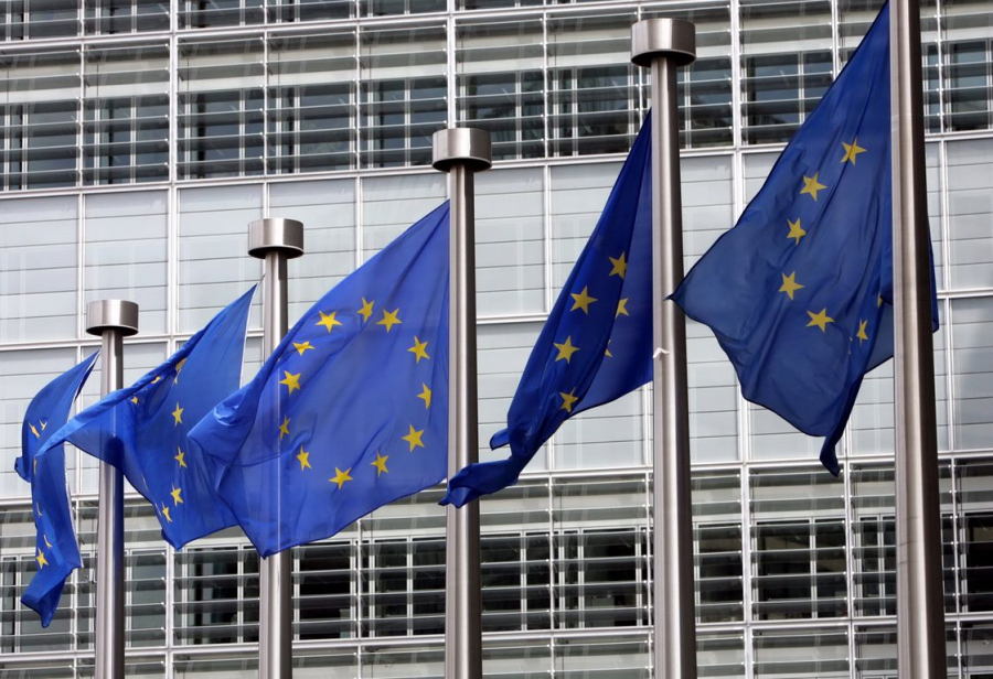 ΕΕ: Προθεσμία 6 μηνών στις ψηφιακές πλατφόρμες