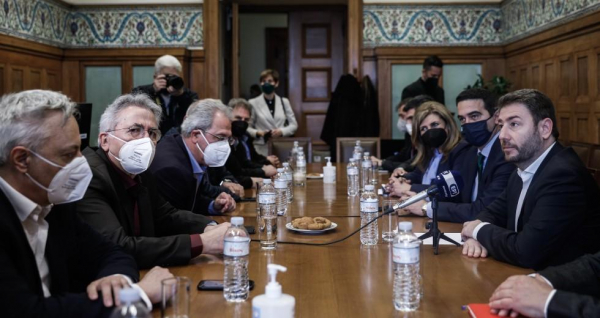 Ανδρουλάκης σε ΓΣΕΕ: Προτεραιότητα η αύξηση του κατώτατου μισθού
