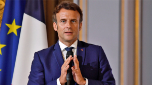 Γαλλία: Αντιμέτωπη με τρεις προτάσεις μομφής η κυβέρνηση Μακρόν