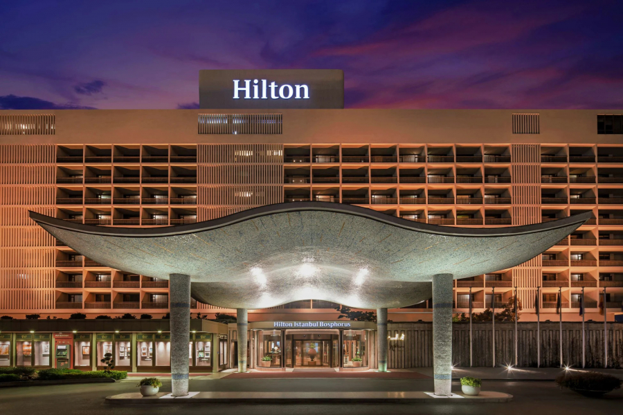 Hilton: Υψηλότερα των εκτιμήσεων τα κέρδη στο τρίμηνο