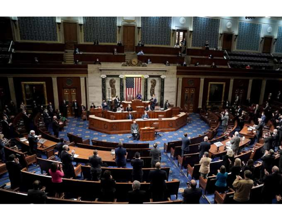 Στο Κογκρέσο των ΗΠΑ, διαμετρικά αντίθετες αντιδράσεις στην επίθεση στο Ιράν