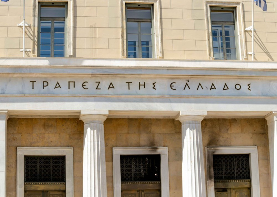ΤτΕ: Τα υψηλά επιτόκια φούσκωσαν τα κέρδη των ελληνικών τραπεζών