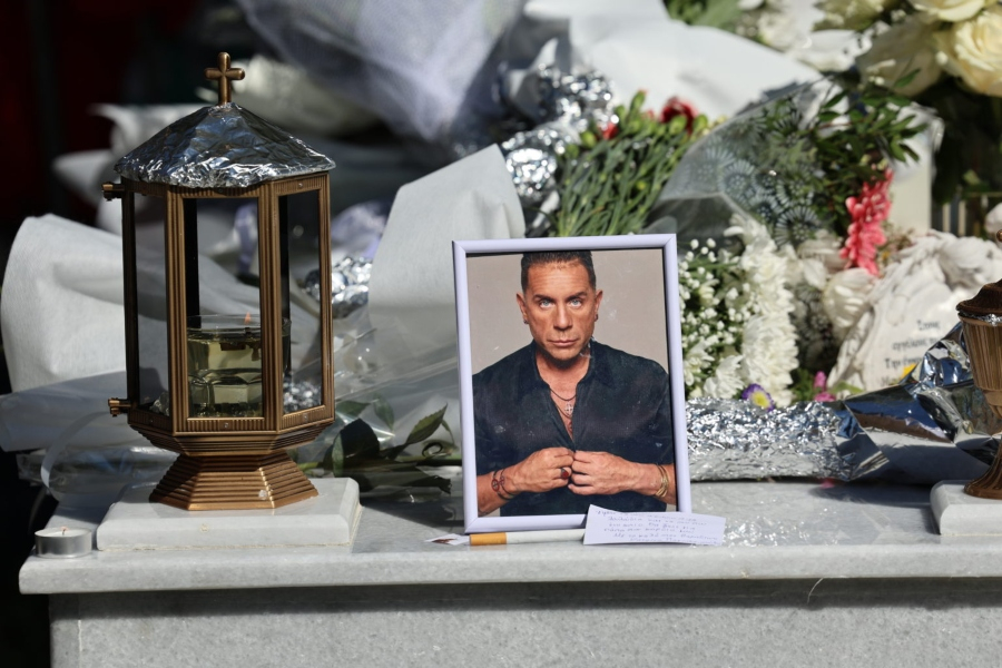 Συγκίνηση στη Νίκαια για το 40ήμερο μνημόσυνο του Γιώργου Μαζωνάκη