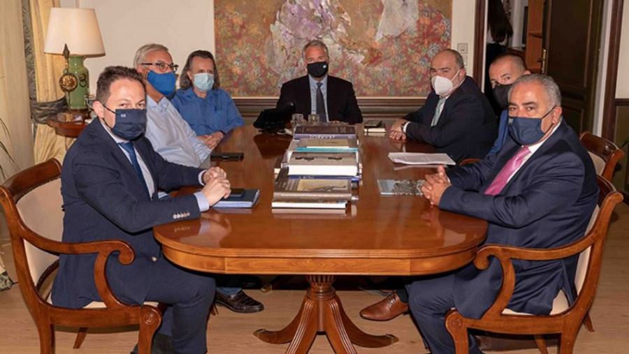 Συνάντηση ΕΕΑ με την ηγεσία του ΥΠΕΣ για την επίλυση προβλημάτων μικρομεσαίων επιχειρήσεων