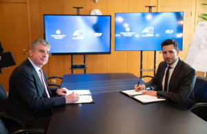 Συνεργασία Υπ. Υποδομών και ΕΤΕπ για την ενεργειακή υποστήριξη των ηλεκτρικών λεωφορείων στην Αθήνα