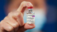 Ιρλανδία: Το εμβόλιο της AstraZeneca θα χορηγείται στους άνω των 60 ετών