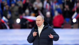 BBC: Το κοινό στην ομιλία του Πούτιν ήταν δημόσιοι υπάλληλοι - Τους πίεσαν οι εργοδότες τους