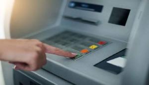 Αποζημιώσεις από τράπεζες σε θύματα ηλεκτρονικής απάτης - Τι προβλέπει σχέδιο νόμου