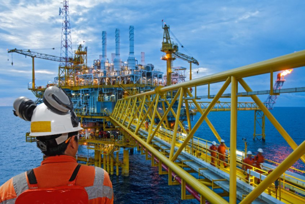 Απώλειες 2% για το πετρέλαιο, κάτω από τα 80 δολάρια το αργό