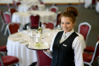 Προτείνεις φίλο για δουλειά στον τουρισμό; Έχεις στο χέρι 400 ευρώ