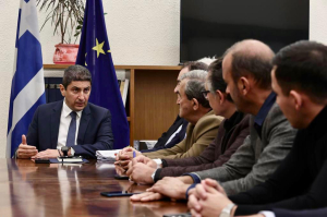 Αυγενάκης: Ανήγγειλε 2 νέα προγράμματα κάλυψης απώλειας εισοδήματος για αγρότες της Θεσσαλίας