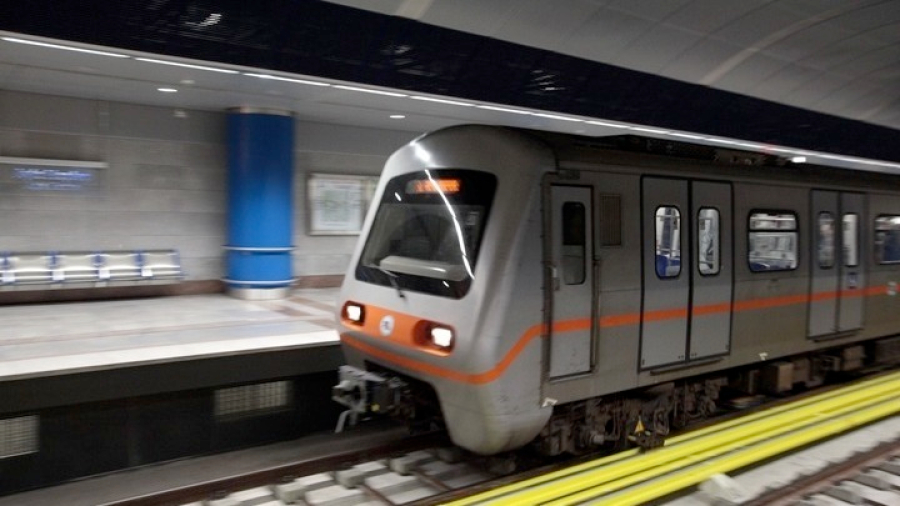 Άνθρωπος έπεσε στις γραμμές του Μετρό - Προσωρινά κλειστοί οι σταθμοί "Πανεπιστήμιο" και "Ομόνοια"