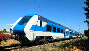 Στη Θεσσαλονίκη οι δύο νέοι υβριδικοί συρμοί Intercity για τη γραμμή Αθήνα-Θεσσαλονίκη