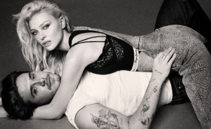 Pepe Jeans London: Λανσάρει την καμπάνια «Just Us» με τους Brooklyn Beckham και Nicola Peltz