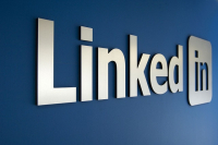 LinkedIn:Τα δημόσια προφίλ χρηστών «τροφοδοτούν» τα μοντέλα γενετικής τεχνητής νοημοσύνης της Microsoft