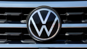 Volkswagen: Ήρθε σε συμφωνία με το σωματείο των εργαζομένων για τους μισθούς