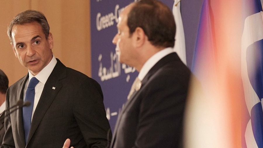Στην Αίγυπτο ο πρωθυπουργός - Τι θα συζητήσει με τον Πρόεδρο Σίσι
