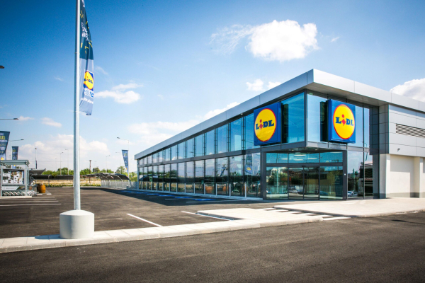 Lidl: Απορροφά τον ΦΠΑ σε όλα τα φρέσκα χοιρινά και βόεια κρεατικά