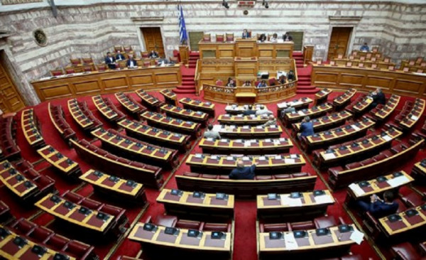 Εργασιακά: Στην ολομέλεια της Βουλής το νομοσχέδιο που διχάζει