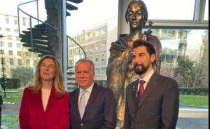 Άγαλμα της Μαρίας Κάλλας κοσμεί το κεντρικό κτίριο της UNESCO στο Παρίσι