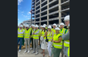 Aπό την Ολλανδία, στον Πύργο του Πειραιά