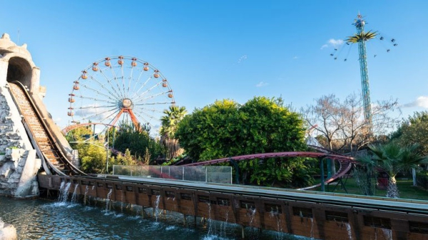 Ατύχημα στο Allou Fun Park: "'Αγιο είχαν" 4 νέοι που τραυματίστηκαν όταν εκτροχιάστηκε τρενάκι