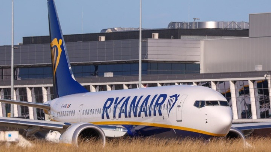 Ryanair: Αναμένει κέρδη-ρεκόρ - Υποσχέθηκε μέρισμα