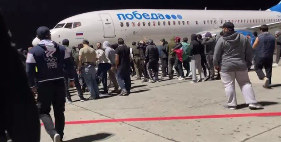 Ρωσία: Δεκάδες άνδρες εισέβαλαν στο αεροδρόμιο του Νταγκεστάν