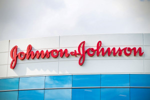 Τη Δευτέρα ξεκινούν οι εμβολιασμοί με Johnson &amp; Johnson