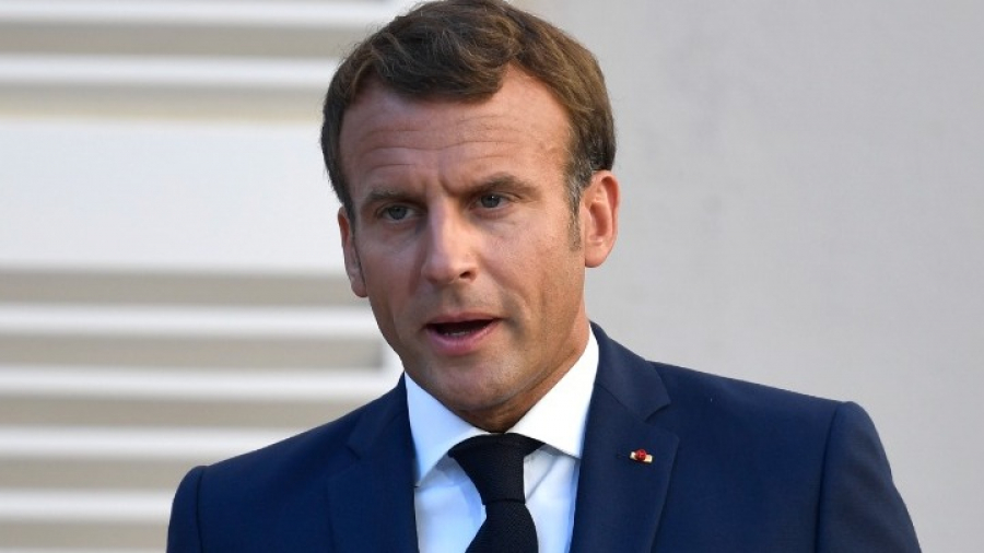 Γαλλία - Μακρόν: Υποχρεωτική από τον Δεκέμβριο η αναμνηστική δόση για τους άνω των 65