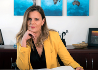 Ιωάννα Τσιαπαρίκου (πρόεδρος ΡΑΣ): Θα είναι η επόμενη παραίτηση;