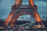 Γαλλία: Ακυρώθηκαν οι εορταστικές εκδηλώσεις στο Παρίσι για τον εορτασμό της Πρωτοχρονιάς