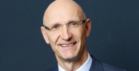 Timotheus Höttges (Deutsche Telekom): Θέλω πίσω τα λεφτά