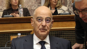 Δένδιας: Δεν θα υπάρξουν μειώσεις σε κανένα εφάπαξ στρατιωτικών, παρά μόνο αυξήσεις