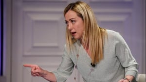 "Πλήρωσε τον λογαριασμό των ηλιθίων": Η Μελόνι κάλυψε λογαριασμό παρέας Ιταλών σε εστιατόριο στην Αλβανία