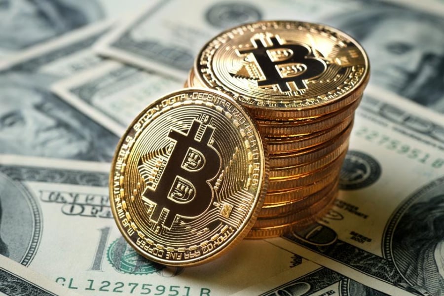 Standard Chartered: Σενάριο πτώσης του bitcoin στα 5.000 δολάρια
