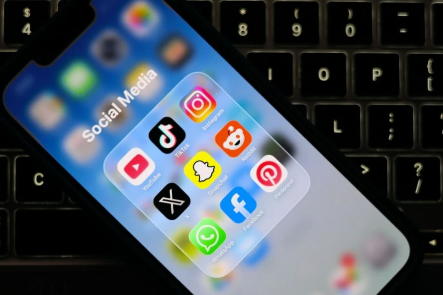 Όριο ηλικίας 15 ετών στα social media από το 2027: Οι 10 βασικές ερωτήσεις και απαντήσεις