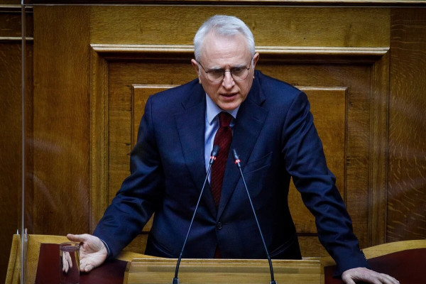 Ραγκούσης: Το νομοσχέδιο κάνει ζημιά σε παιδιά, γονείς και στην ίδια τη χώρα