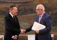 Προβλέψεις ΤτΕ: Ανάπτυξη 2,1% την επόμενη διετία και υποχώρηση του πληθωρισμού