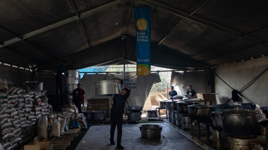 Γάζα: 5 εργαζόμενοι της αμερικανικής ΜΚΟ World Central Kitchen νεκροί σε βομβαρδισμό