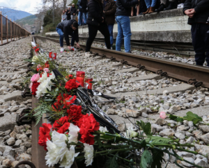 Πορεία στη Λάρισα των συγγενών των θυμάτων του δυστυχήματος στα Τέμπη