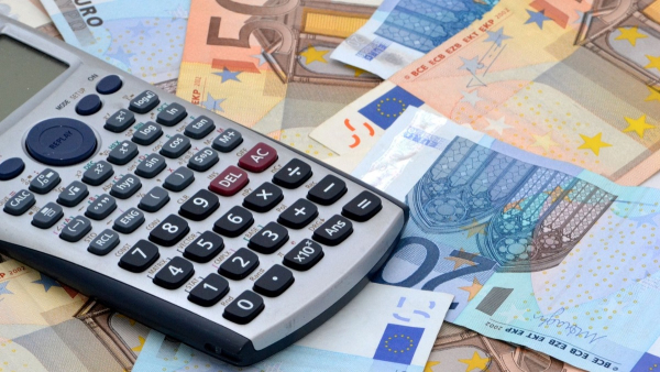 Άνοδος 11% στο μισθολογικό κόστος το γ' τρίμηνο και σε ετήσια βάση