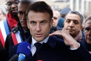 Μακρόν: Έφθασε στη Σιγκαπούρη, τελευταίο σταθμό της περιοδείας του στη νοτιοανατολική Ασία