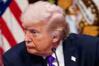 Τραμπ: Καμία συμφωνία με το Ιράν, εκτός αν παραδοθούν άνευ όρων