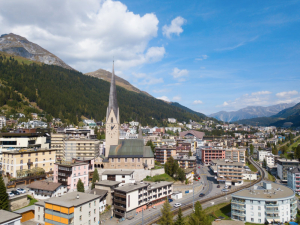 Το Νταβός ετοιμάζεται για το Παγκόσμιο Οικονομικό Φόρουμ, σε μια σπάνια εαρινή εκδοχή
