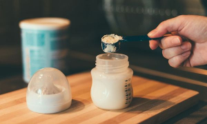 Βρετανία: Έλεγχοι στην αγορά βρεφικού γάλακτος - 25% αύξηση την τελευταία διετία