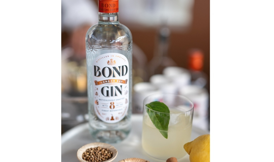 Η ΑΜΒΥΞ παρουσίασε το νέο Bond London Dry Gin