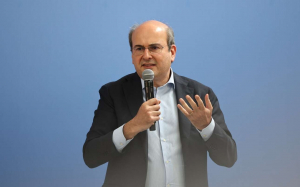 Χατζηδάκης: Επίσκεψη στις εγκαταστάσεις της Sunlight στο Όλβιο Ξάνθης