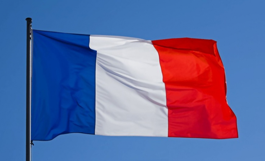 Γαλλία: Θα πουλήσει πυροβόλα στην Τσεχία