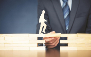 Την άμεση αλλαγή πολιτικής και την προώθηση των ΣΔΙΤ στην ασφάλιση ζητάει η ασφαλιστική αγορά